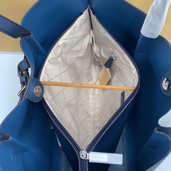 MICHAEL KORS NAVY color 
Emilia Large Pebbled Leather Tote Bag - Picture 14 of 16